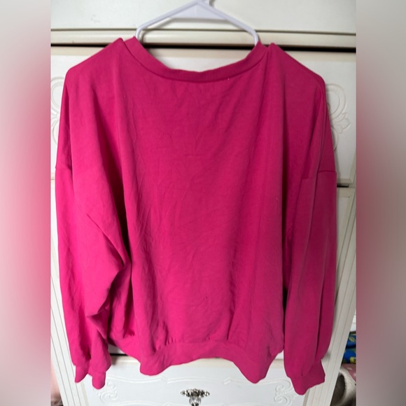 Cute preppy crewneck. Worn once and in perfect condition. MEDIUM - Picture 2 of 2